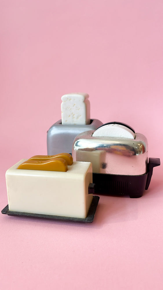 Vintage Toaster Salt & Pepper Shakers