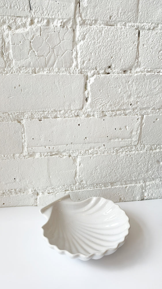 Vintage Ceramic Shell Dish