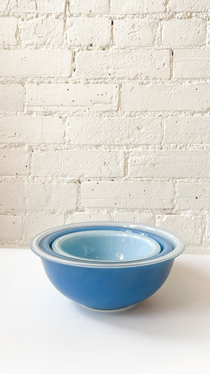 Vintage Nesting Pyrex Mixing Bowls