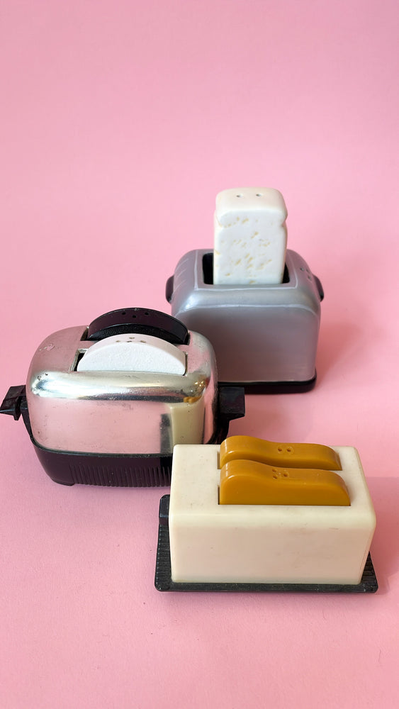 Vintage Toaster Salt & Pepper Shakers