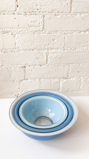 Vintage Nesting Pyrex Mixing Bowls