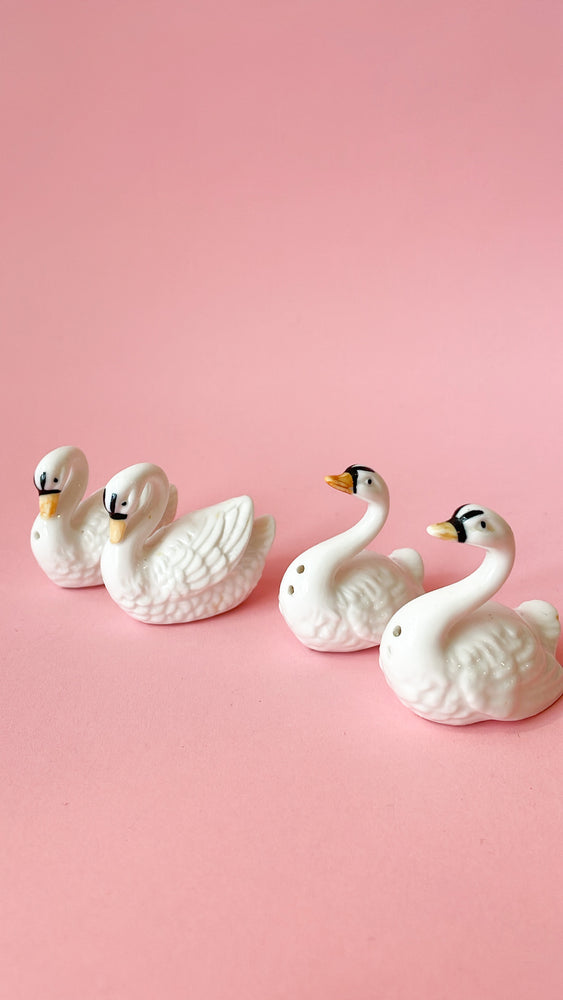 Vintage Ceramic Swan Salt & Pepper Shaker